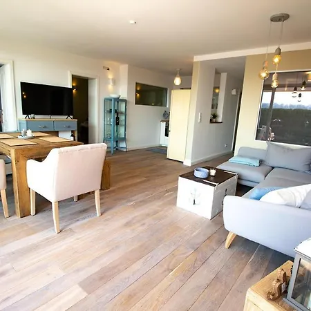 Hohes Ufer Strandklippe Ховахт